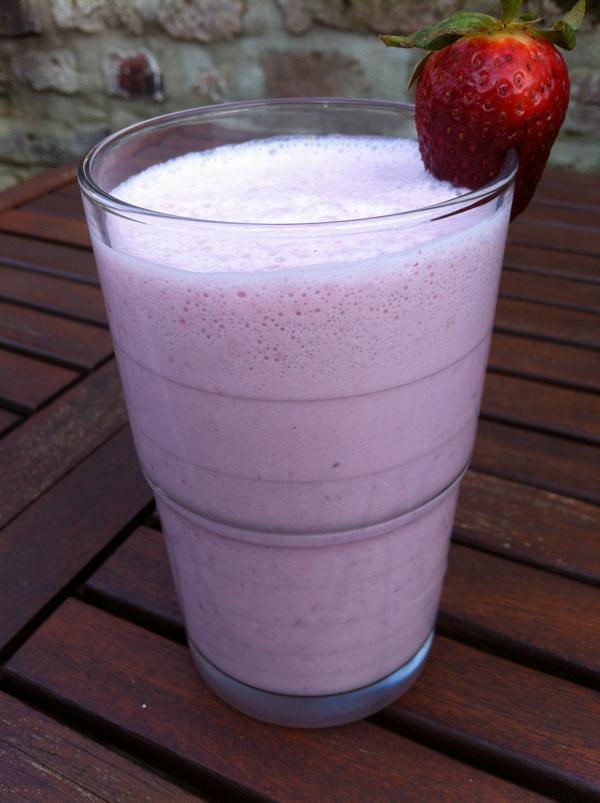 Protein Pina Colada mit Erdbeergeschmack