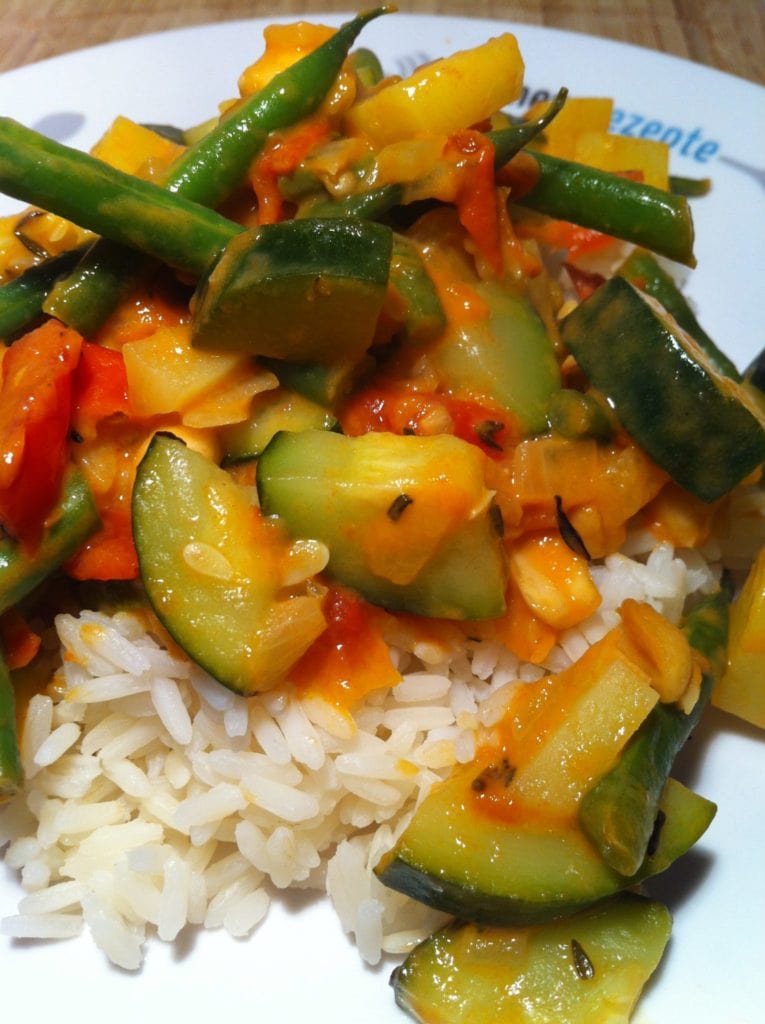 vegane Gemüse Reis Topf mit dem nussigen Flair
