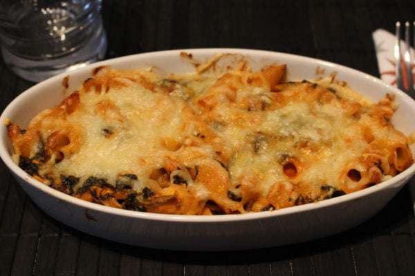 High Carb Spinat Nudel Auflauf mit einer leichten Tomatensauce2 Der High Carb Spinat Nudel Auflauf mit einer leichten Tomatensauce2
