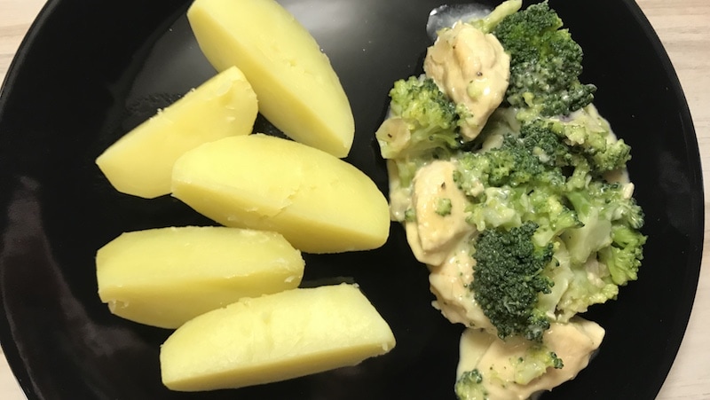 Hähnchen-Brokkoli mit Kartoffeln