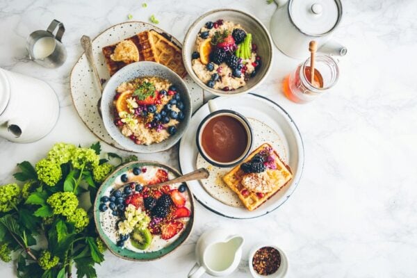 Frühstück, gesunde Ernährung, Obst, Porridge