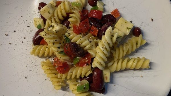 Proteinreicher Nudelsalat mit Kidneybohnen und Paprika Proteinreicher Nudelsalat mit Kidneybohnen und Paprika