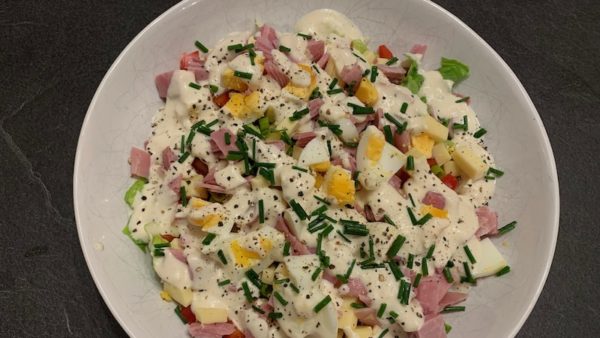 Extra Proteinreich: Gemischter Salat mit Ei